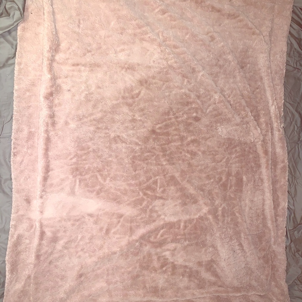 100% polyester throw blanket.